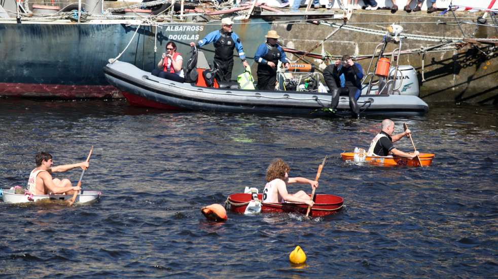 bathtub boat race